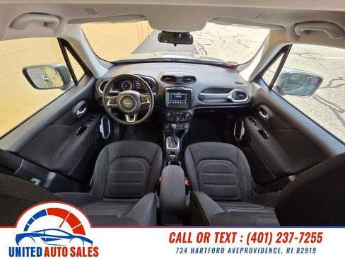 Used 2018 Jeep Renegade Latitude w/ Cold Weather Group AWD/4WD image 15