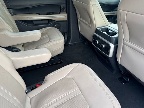 Used 2024 Ford Expedition Limited RWD image 19