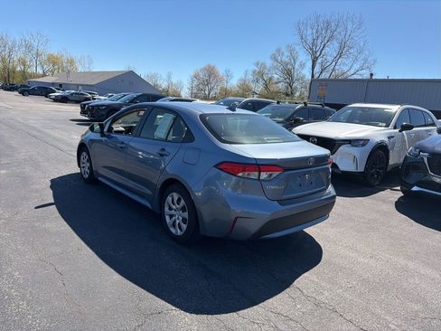 Used 2021 Toyota Corolla LE FWD image 4