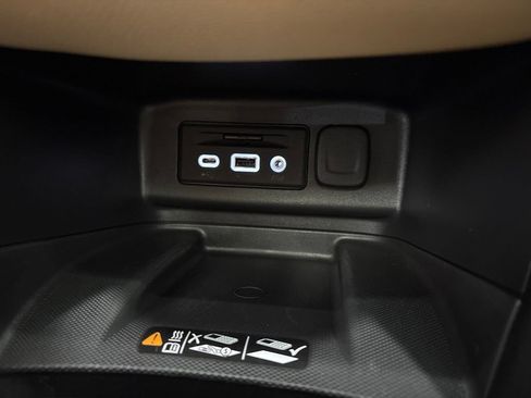 Used 2024 Chevrolet Equinox Premier AWD/4WD image 23