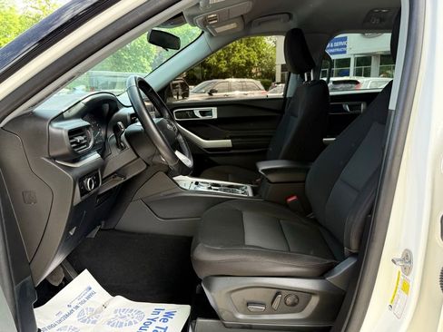 Used 2023 Ford Explorer XLT AWD/4WD image 19
