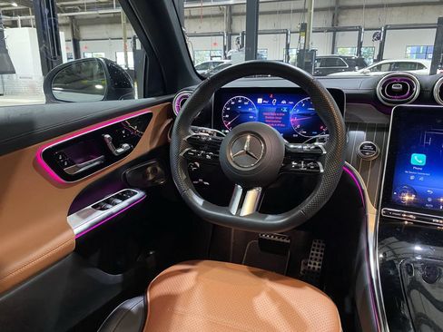 Used 2026 Mercedes-Benz GLC 300 image 3