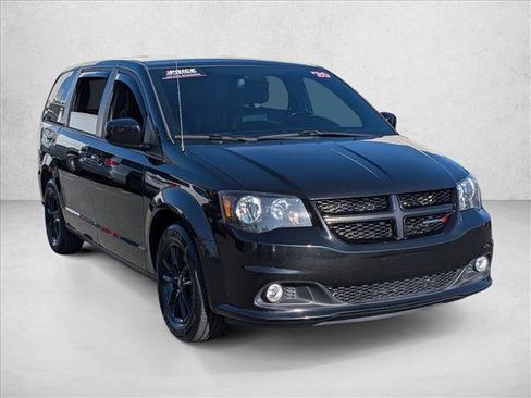 Used 2020 Dodge Grand Caravan GT image 3