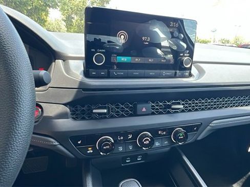 New 2025 Honda Accord SE image 25