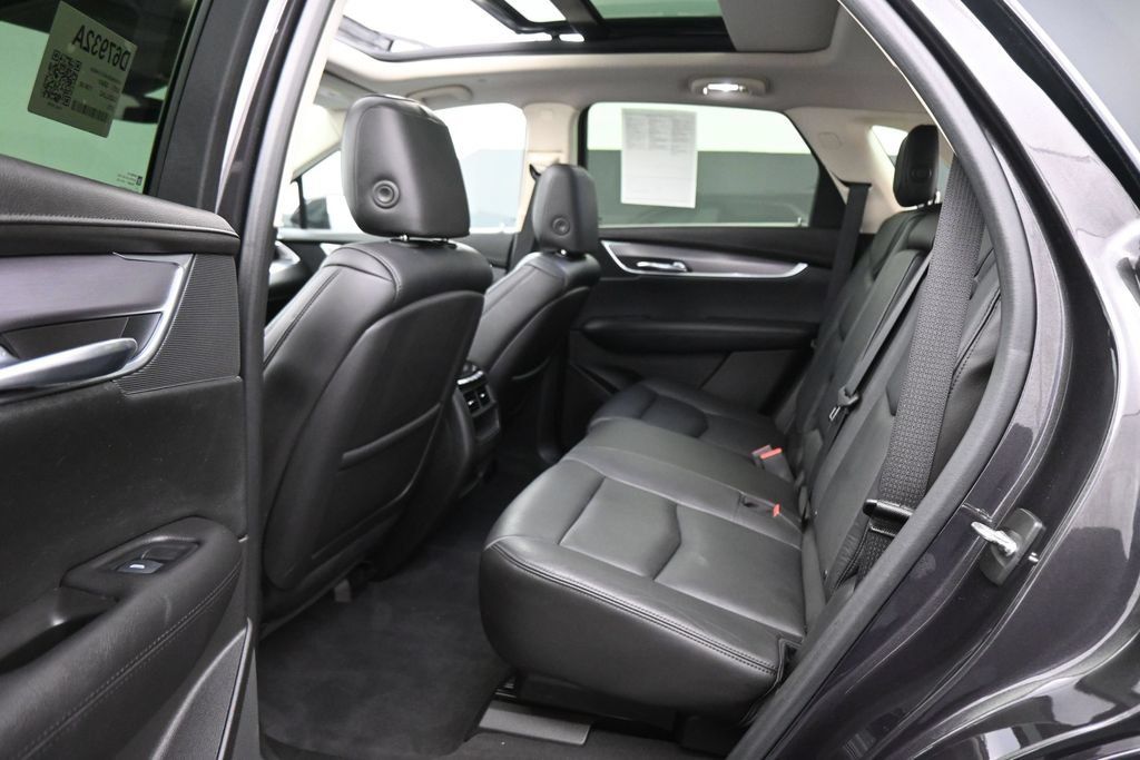 Used 2017 Cadillac XT5 Premium Luxury FWD image 18