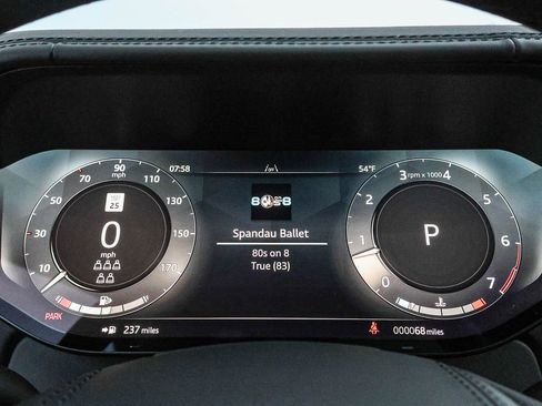 New 2025 Land Rover Range Rover Long Wheelbase SE image 37