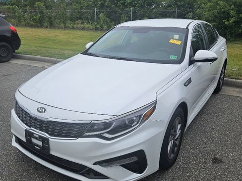 Used 2017 Kia Optima LX FWD image 4