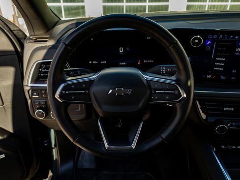 Used 2025 Chevrolet Tahoe Z71 w/ Comfort Package image 18