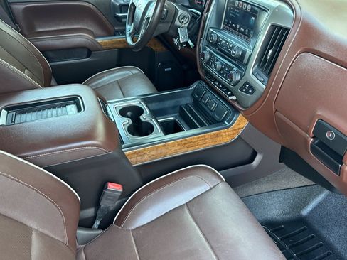 Used 2017 Chevrolet Silverado 2500 High Country w/ Duramax Plus Package AWD/4WD image 15
