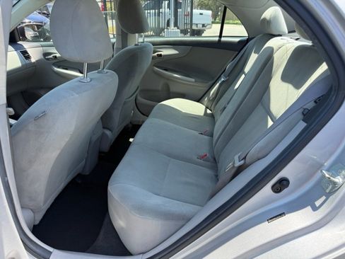 Used 2011 Toyota Corolla LE FWD image 13