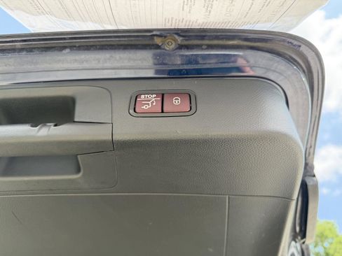 Used 2019 Mercedes-Benz GLC 300 image 24