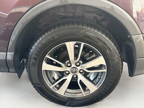 Used 2018 Toyota RAV4 XLE image 30