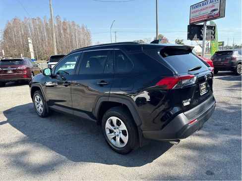 Used 2019 Toyota RAV4 LE image 7