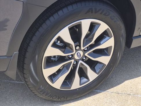 Certified 2025 Subaru Outback Limited AWD/4WD image 7