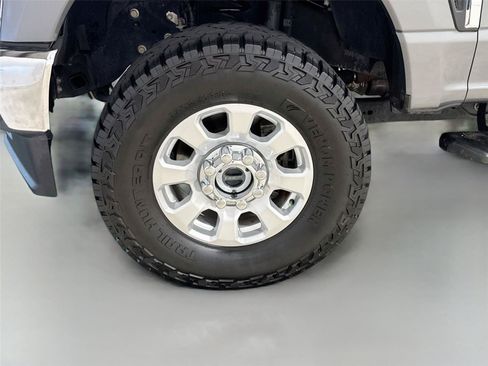 Used 2024 Ford F250 XLT w/ FX4 Off-Road Package AWD/4WD image 28