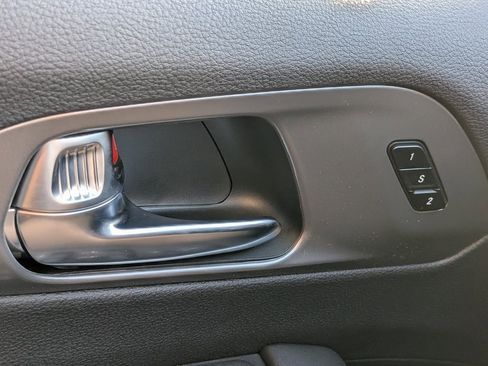 New 2026 Chrysler Pacifica Limited w/ S Appearance Package image 9