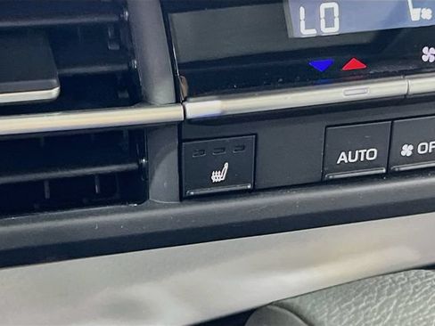 Used 2026 Toyota Sienna XLE FWD image 20