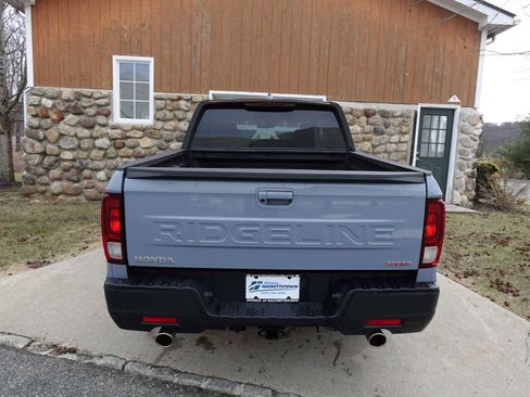 Used 2025 Honda Ridgeline Sport image 6