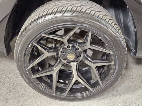 Used 2019 RAM 1500 Limited AWD/4WD image 11