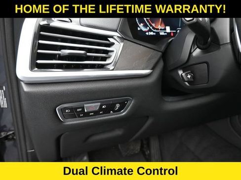 Used 2022 BMW X7 xDrive40i w/ Premium Package AWD/4WD image 16