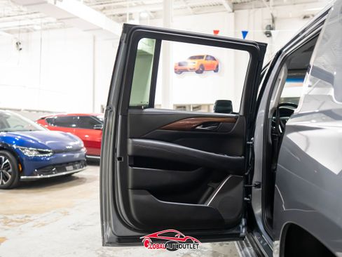 Used 2019 Cadillac Escalade ESV Luxury image 43