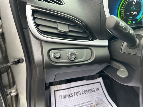 Used 2018 Chevrolet Volt LT w/ Comfort Package image 14