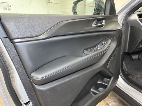 New 2025 Jeep Grand Cherokee Laredo image 17