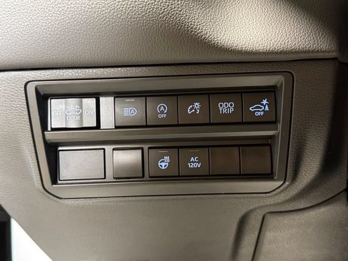 Used 2024 Toyota Tundra Limited AWD/4WD image 22