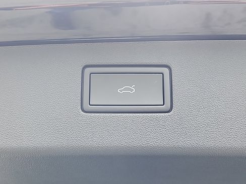 New 2026 Volkswagen Tiguan SE image 11