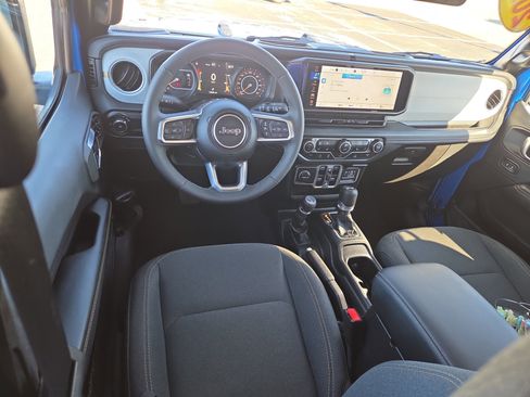 Certified 2025 Jeep Wrangler Sahara image 7