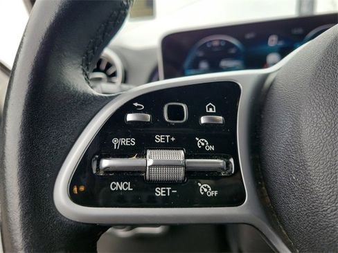 Used 2020 Mercedes-Benz GLB 250 4MATIC image 24