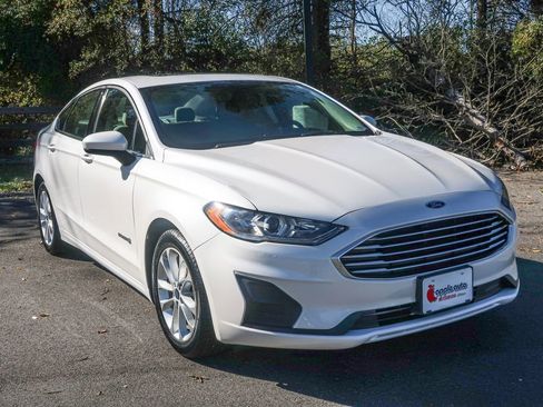 Used 2019 Ford Fusion SE image 7