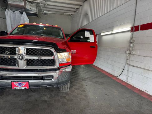 Used 2015 RAM 3500 Tradesman w/ Chrome Appearance Group AWD/4WD image 15