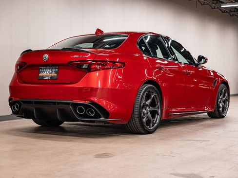 Used 2018 Alfa Romeo Giulia Quadrifoglio RWD image 37