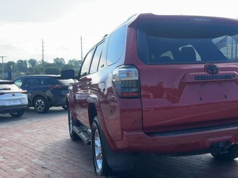 Used 2019 Toyota 4Runner SR5 RWD image 9