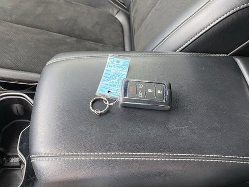 Used 2021 Jeep Grand Cherokee L Laredo image 26