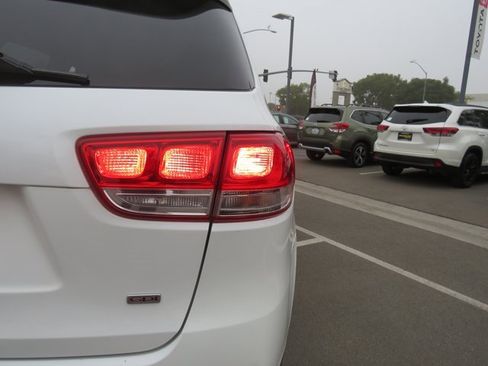 Used 2017 Kia Sorento LX w/ LX Convenience Package image 11