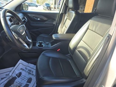Used 2023 GMC Terrain SLT image 12
