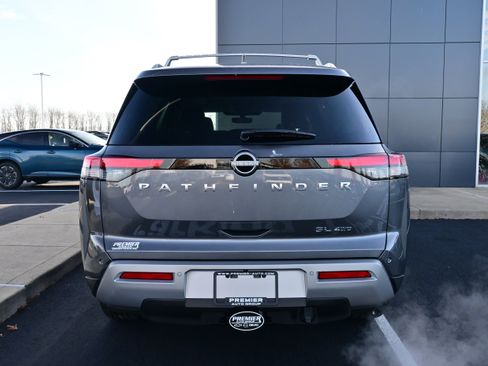 New 2025 Nissan Pathfinder SL image 12