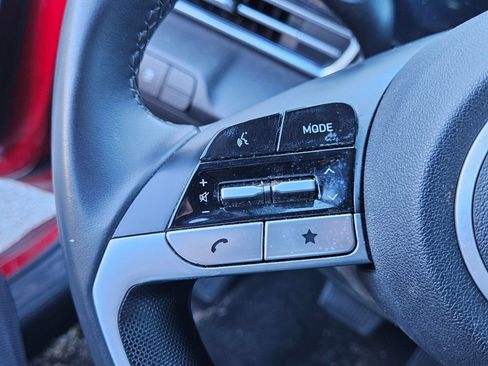 Used 2025 Hyundai Elantra SEL image 14