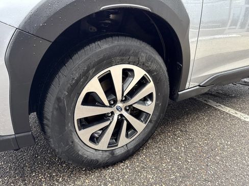 Used 2023 Subaru Outback Premium image 9