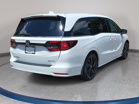 Certified 2023 Honda Odyssey Sport image 6