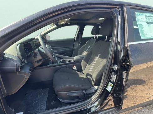 New 2026 Hyundai Elantra SEL Sport FWD image 19