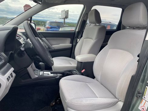Used 2014 Subaru Forester 2.5i Premium w/ All-Weather Package AWD/4WD image 12