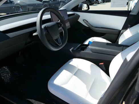 Used 2025 Tesla Model 3 Long Range image 12