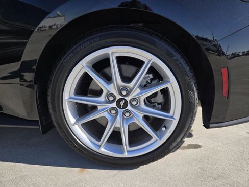 Used 2025 Ford Mustang GT Premium image 28