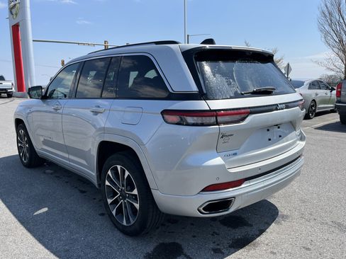 Used 2023 Jeep Grand Cherokee Overland w/ Advanced Protech Group III image 7