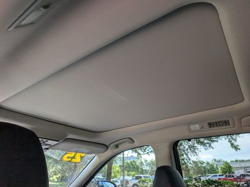 Used 2025 Nissan Pathfinder Platinum w/ Cargo Package image 19