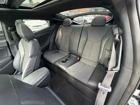 Used 2016 Hyundai Veloster w/ Option Group 03 FWD image 12