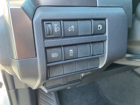 Used 2025 Toyota 4Runner SR5 AWD/4WD image 19